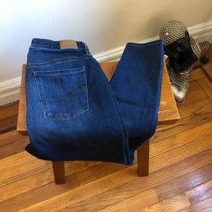 American Eagle 360 degree denim
